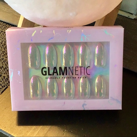 NIB GLAMNETIC Reusable Press-On Nails in Stardust are out of this world 🌎⭐️💫🪐 - Picture 2 of 4